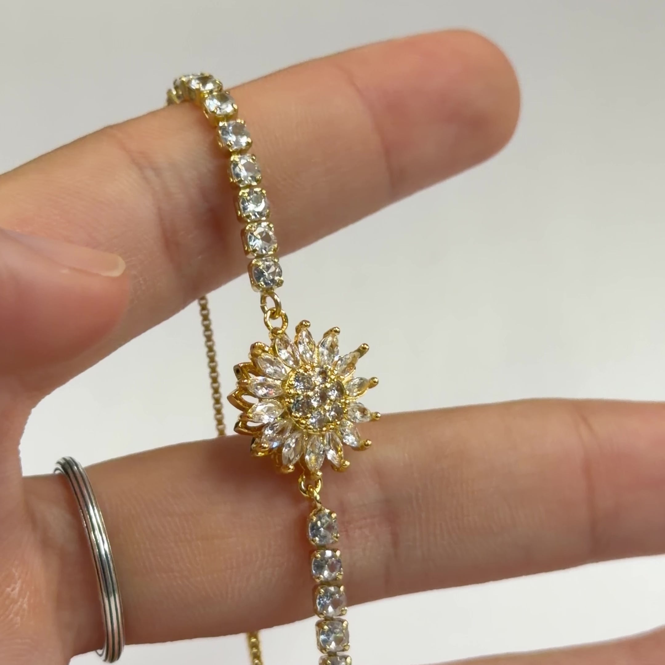 Fidget Spinner Bracelet – Rhinestone Rotating Anxiety Relief