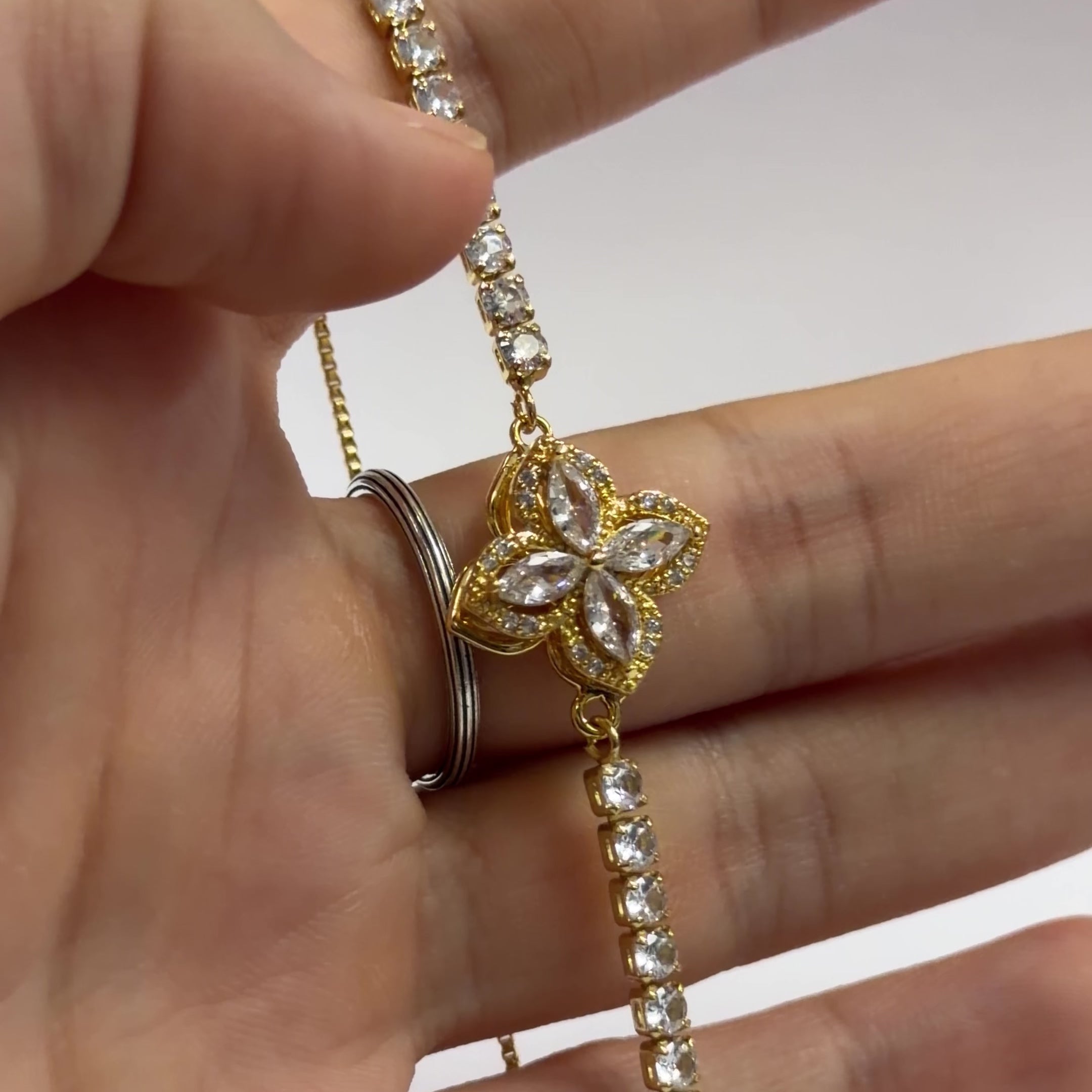 Fidget Spinner Bracelet – Rhinestone Rotating Anxiety Relief